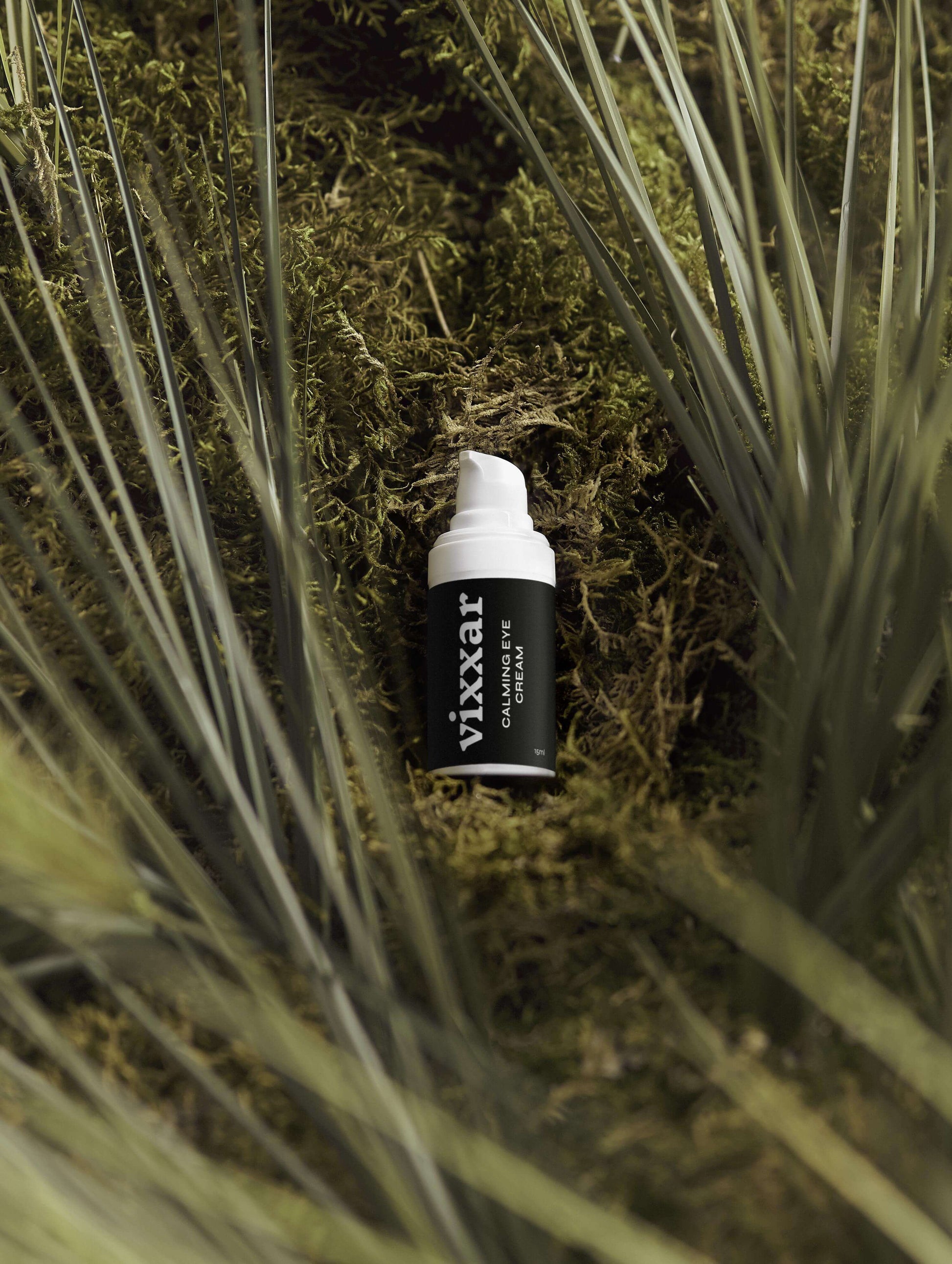 Calming Eye Cream with CBD 15ml – Brighten, Hydrate & Soothe Under-Eyes - Vixxar Cosmetiques