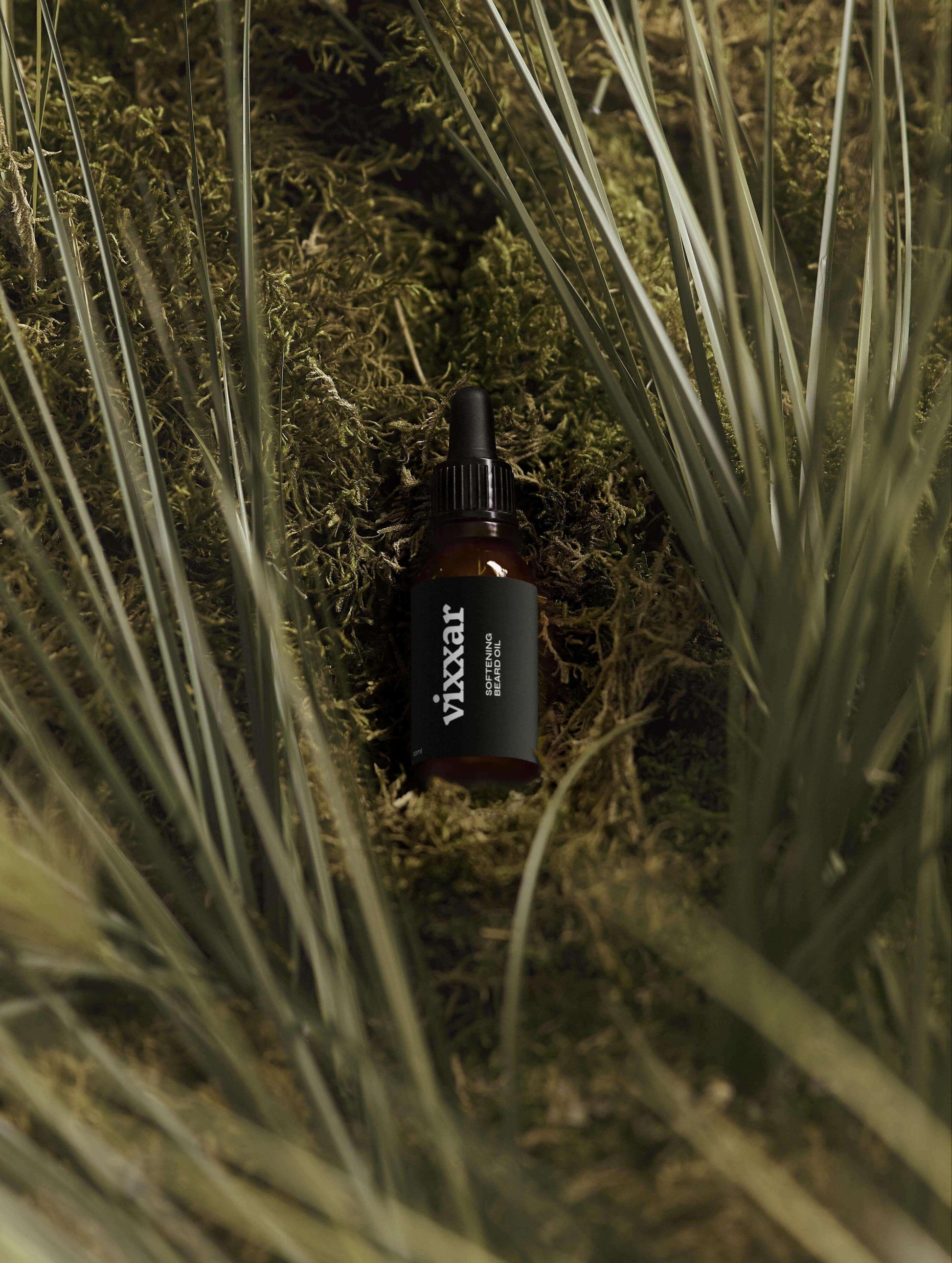 Softening Beard Oil with CBD – Non-Greasy Hydration & Grooming for Men (20ml) - Vixxar Cosmetiques
