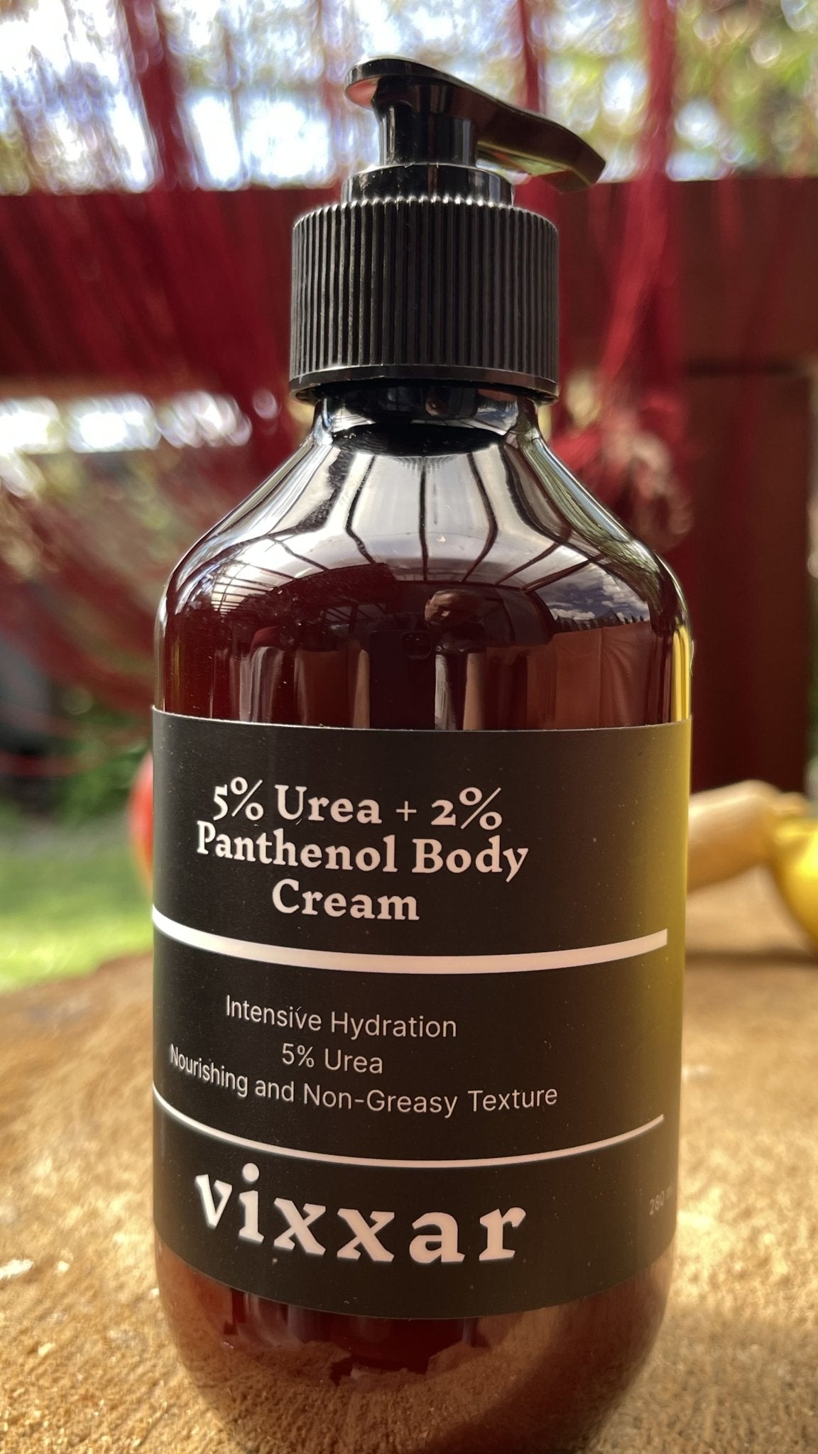 Best body cream for dry skin with 5% urea and soothing panthenol